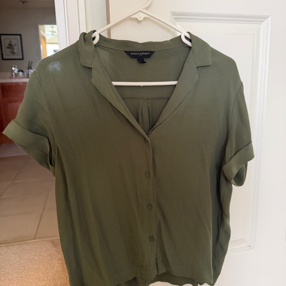 Banana Republic Green Button Up Size Small